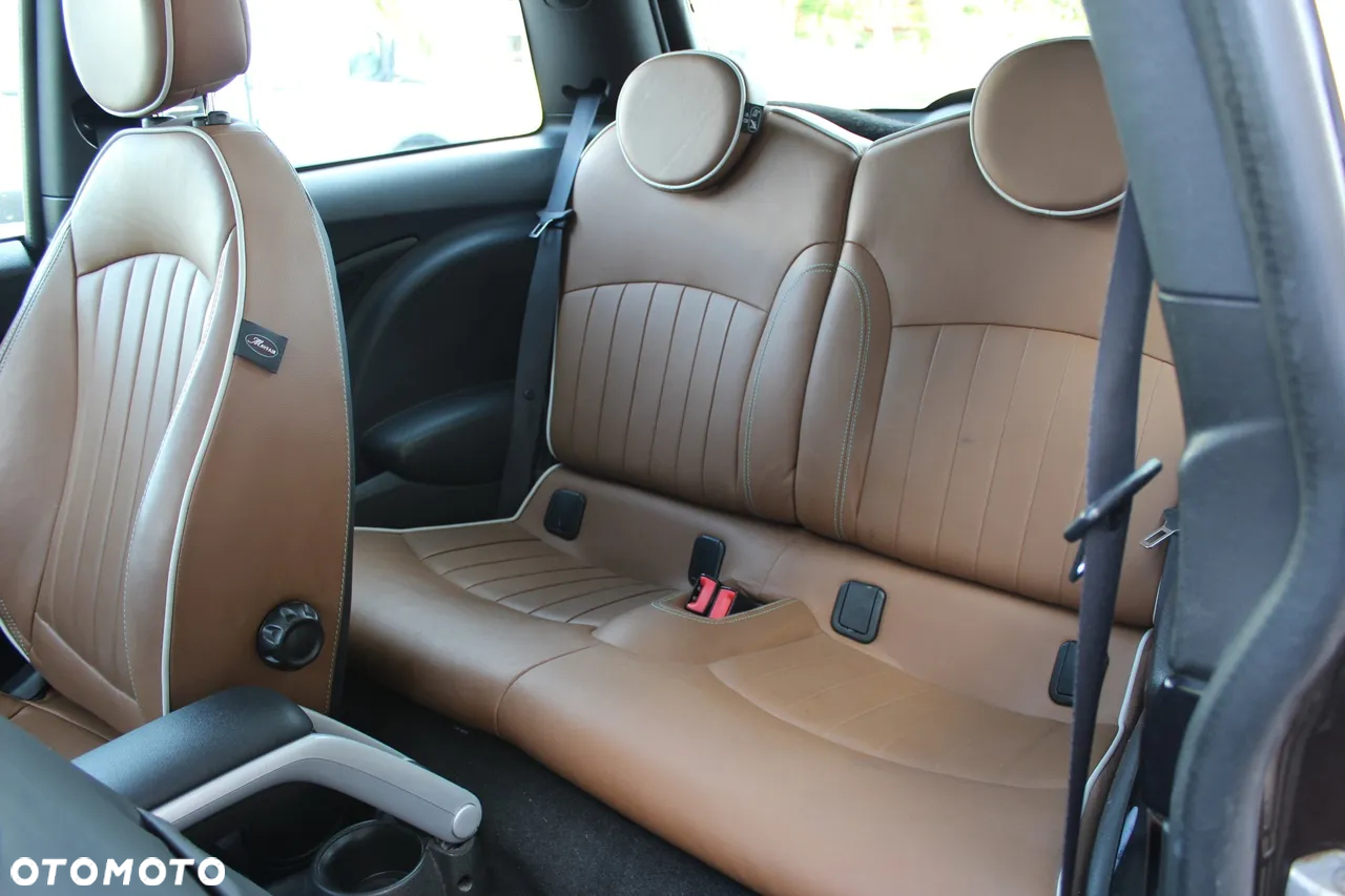 MINI Cooper Standard - 24