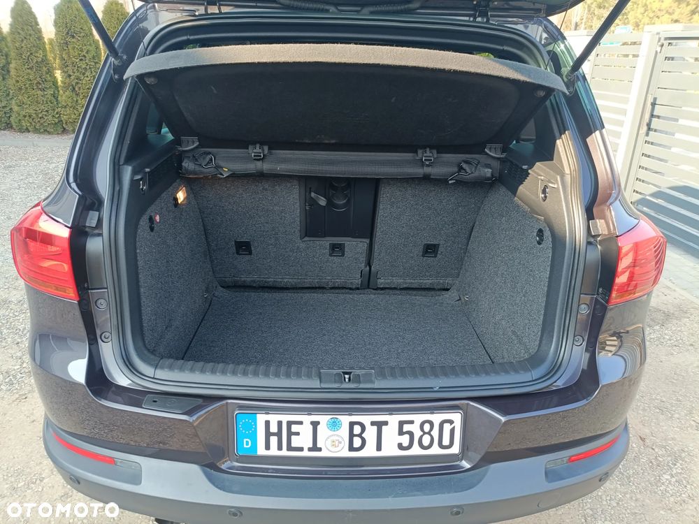 Volkswagen Tiguan 2.0 TDI DPF BlueMotion Technology Lounge Sport & Style - 20