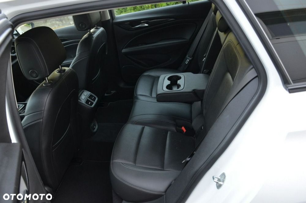 Opel Insignia - 24