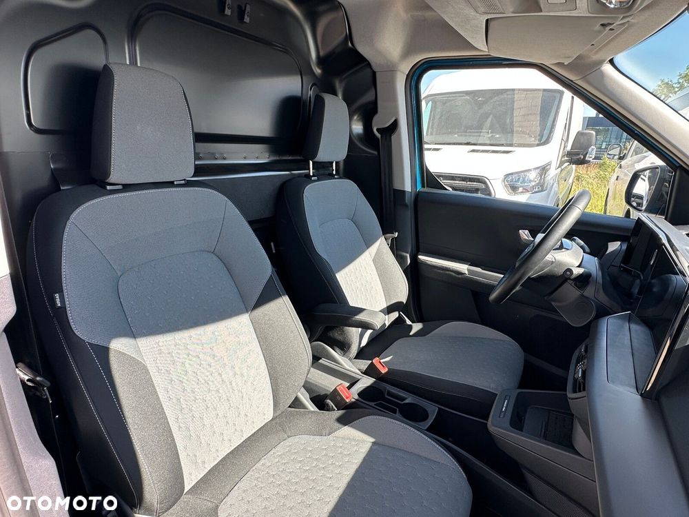 Ford transit-courier silnik elektryczny 136KM Van Limited - 13