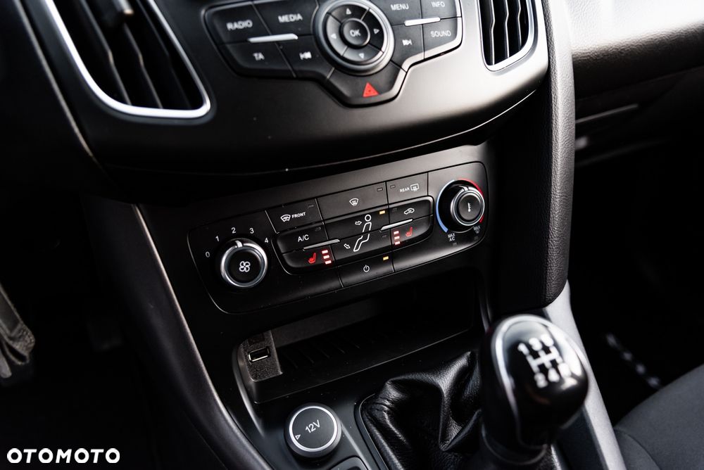 Ford Focus 1.0 EcoBoost Trend - 33