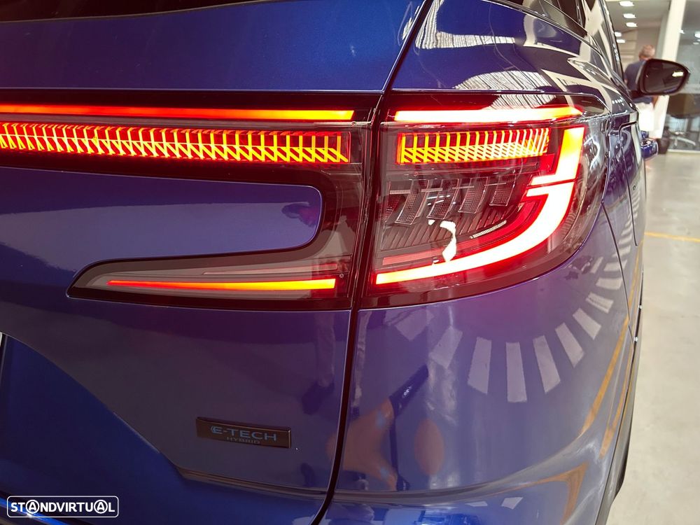 Renault Austral 1.2 E-Tech Techno Espirit - 8