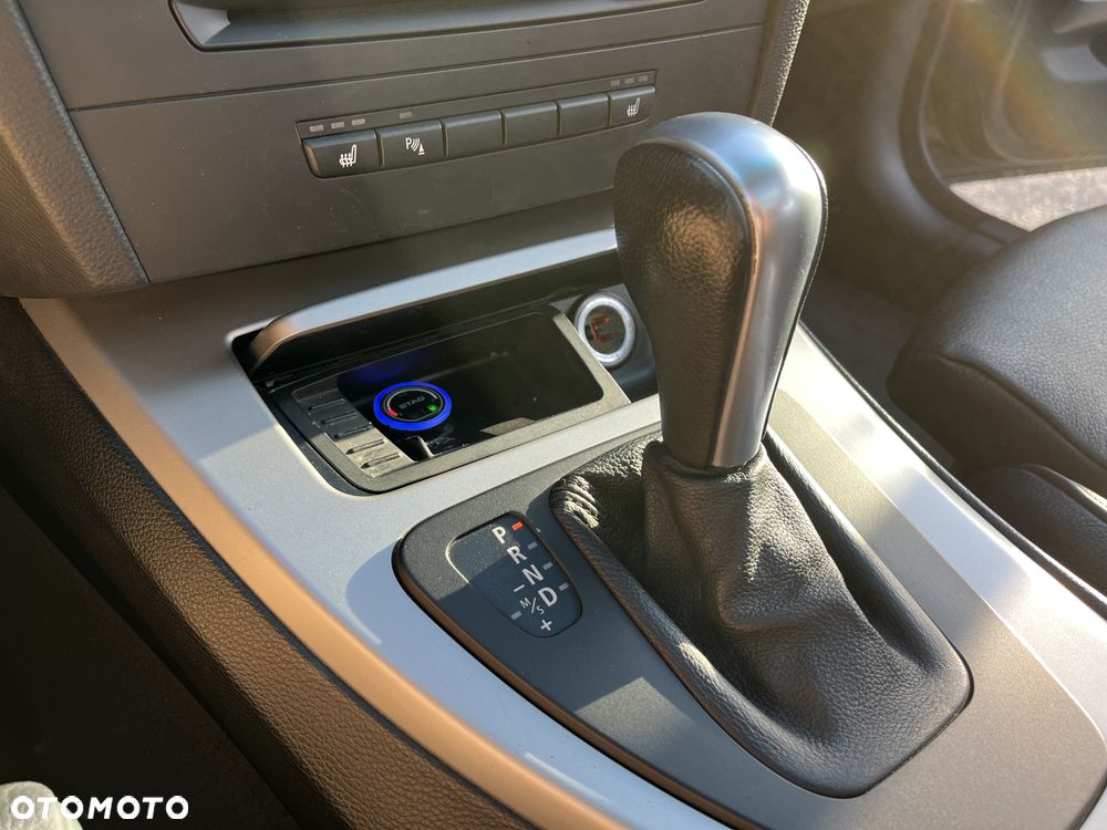 BMW Seria 3 325i - 13
