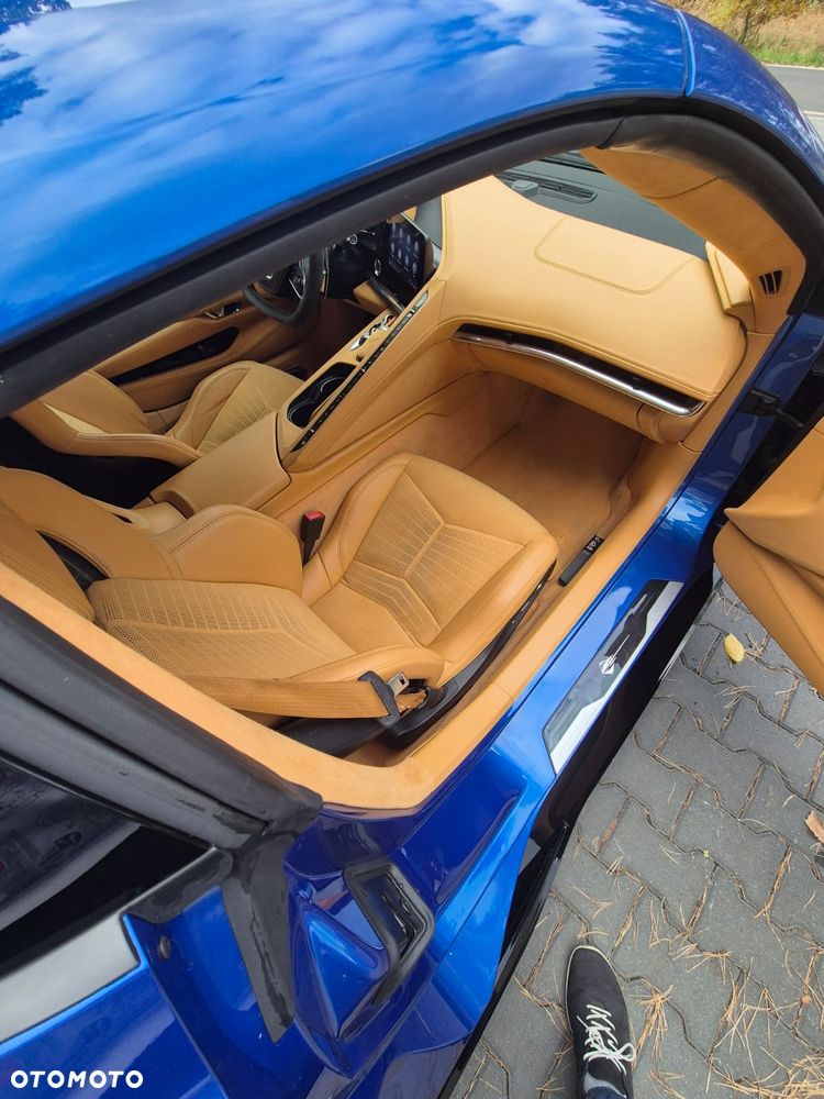 Chevrolet Corvette - 20