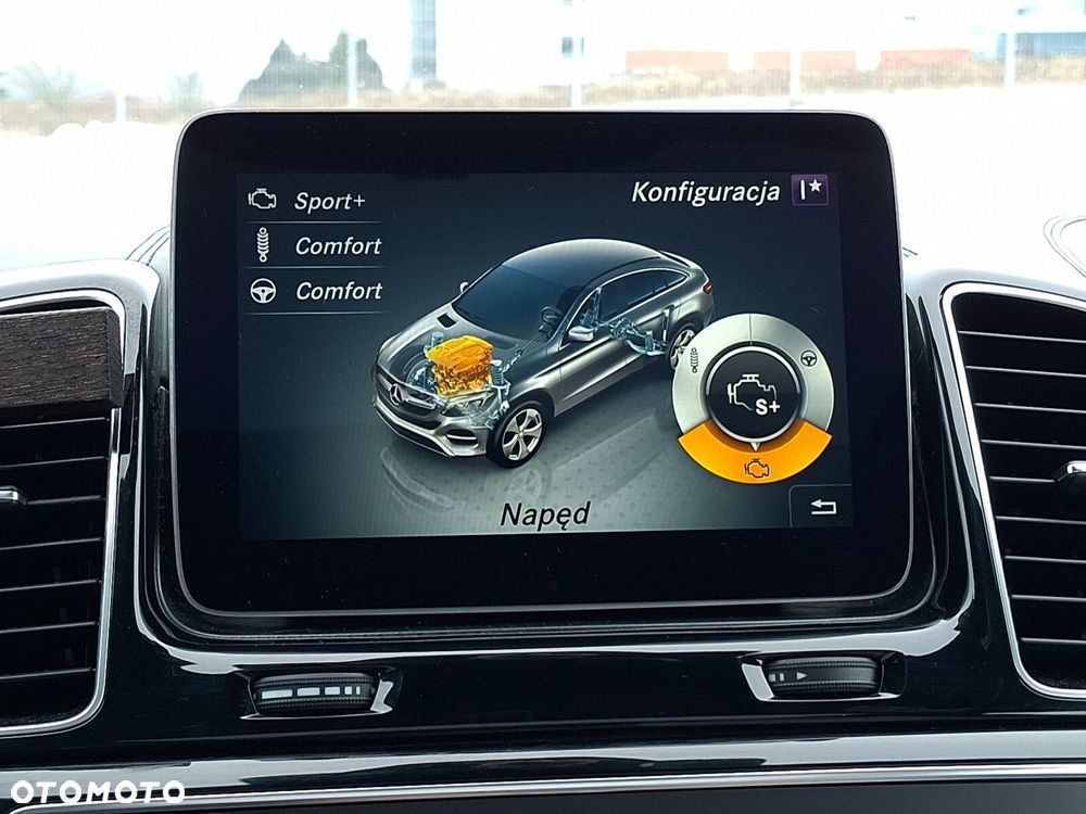 Mercedes-Benz GLE - 36