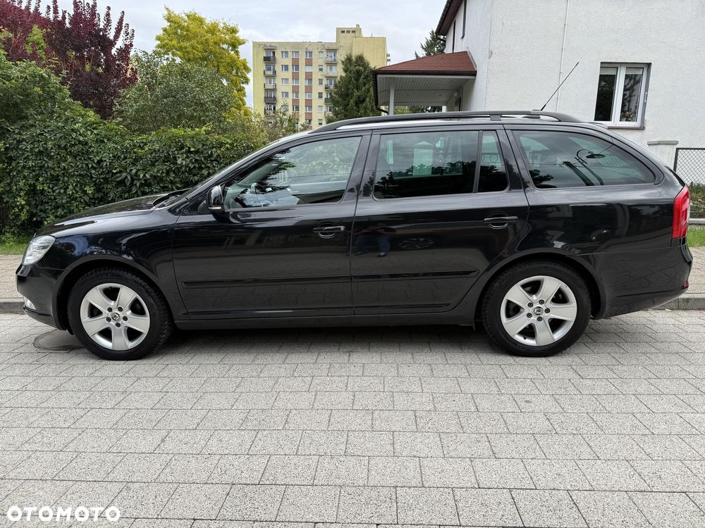 Skoda Octavia 2010 photo 2
