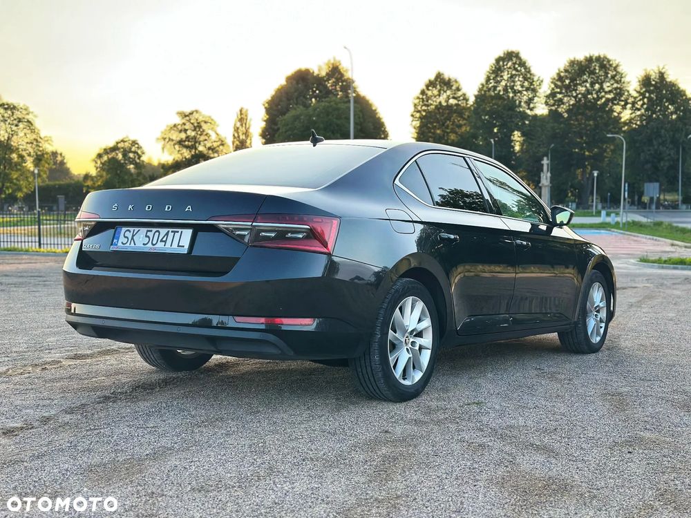 Skoda Superb 2.0 TDI SCR Style DSG - 24