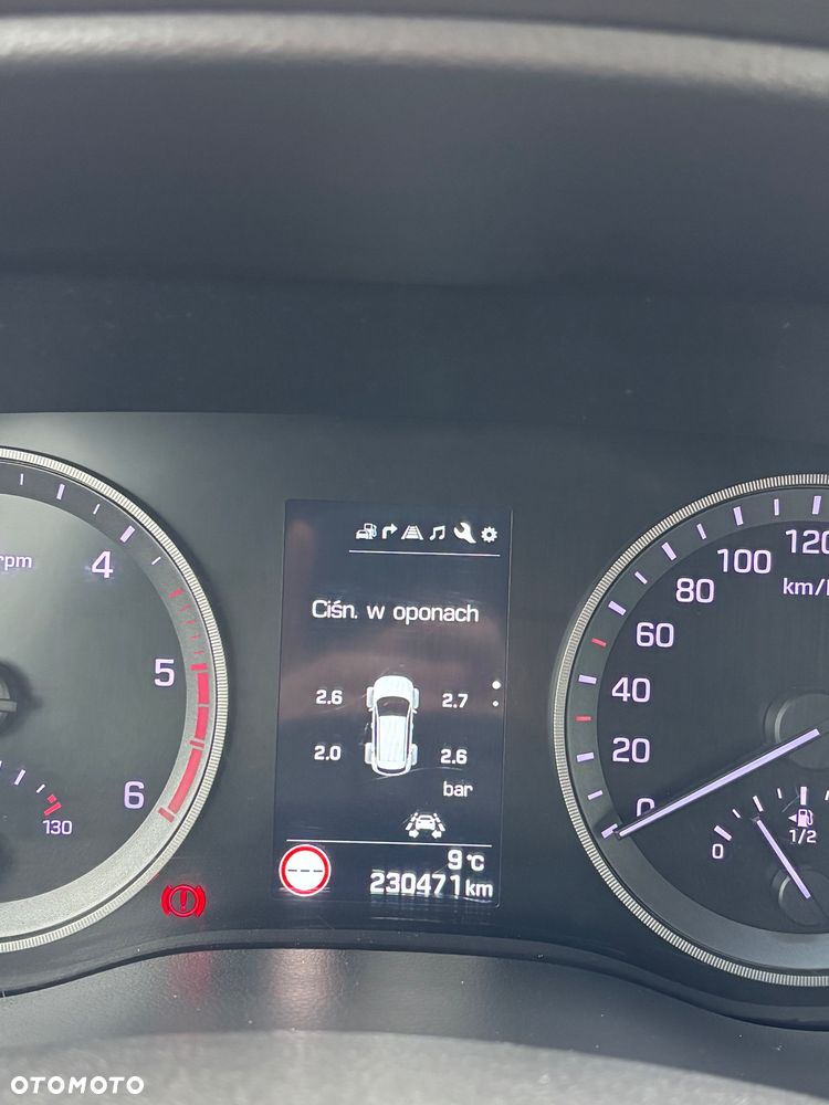 Hyundai Tucson 2.0 CRDI BlueDrive Style 2WD - 26