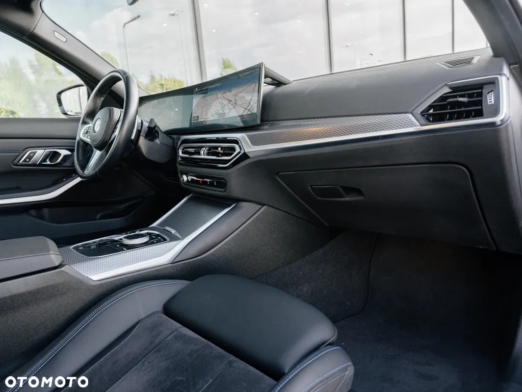 BMW Seria 3 318i M Sport - 9