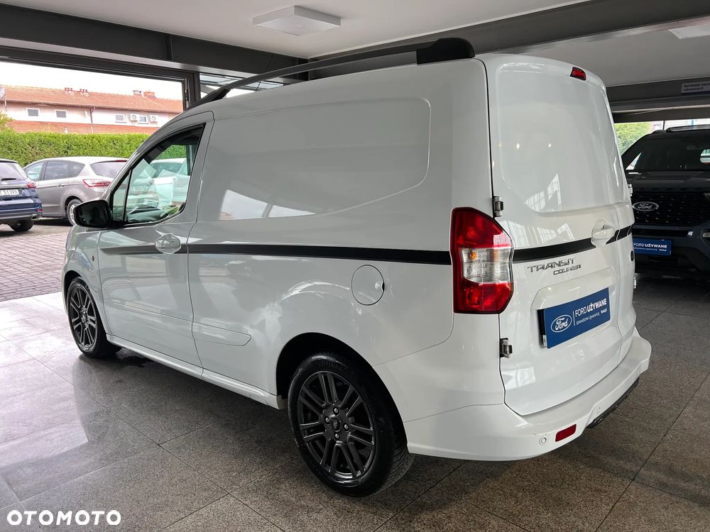 Ford Courier - 11
