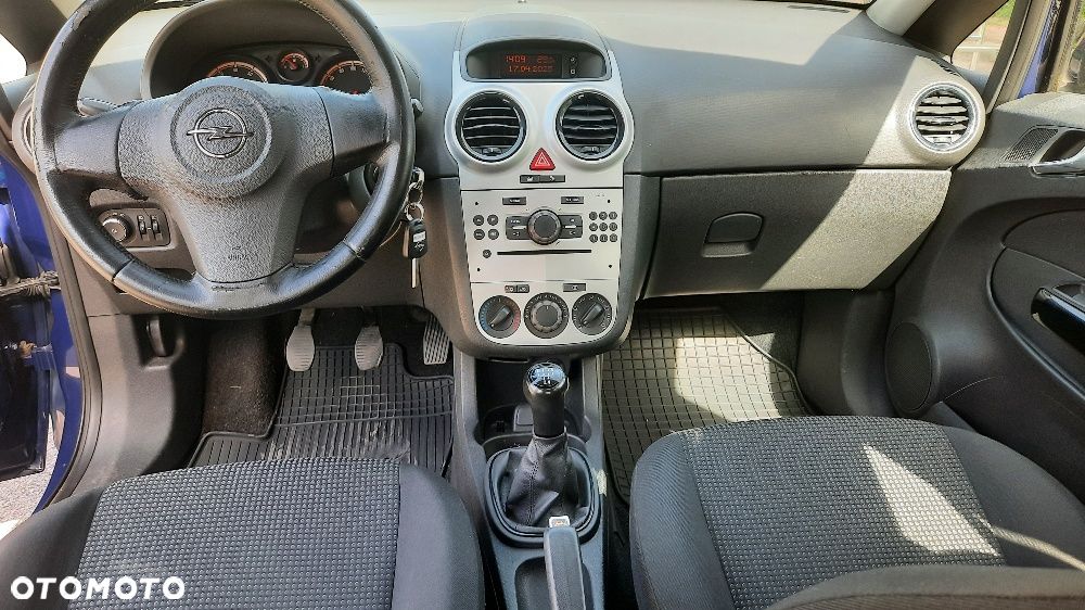 Opel Corsa 1.2 16V Essentia - 11