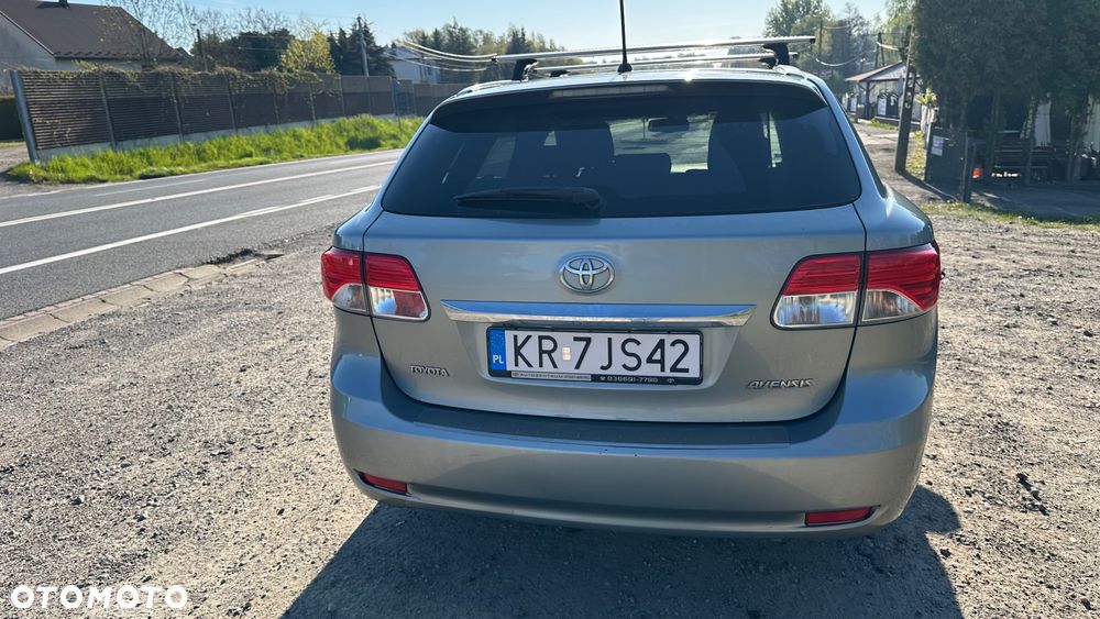 Toyota Avensis 2.0 D-4D - 5