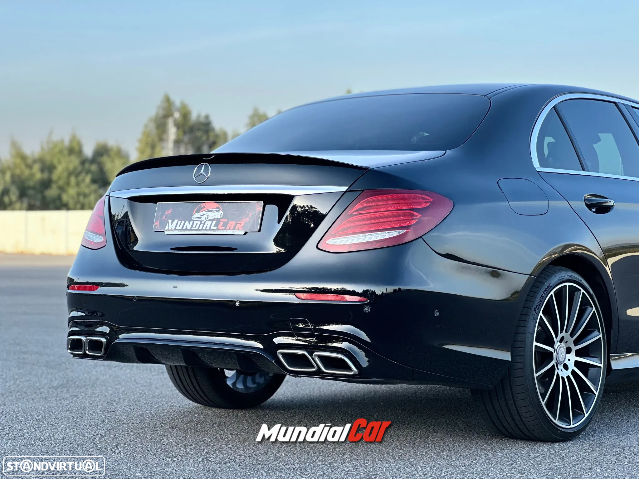 Mercedes-Benz E 220 d 4Matic T 9G-TRONIC AMG Line - 14