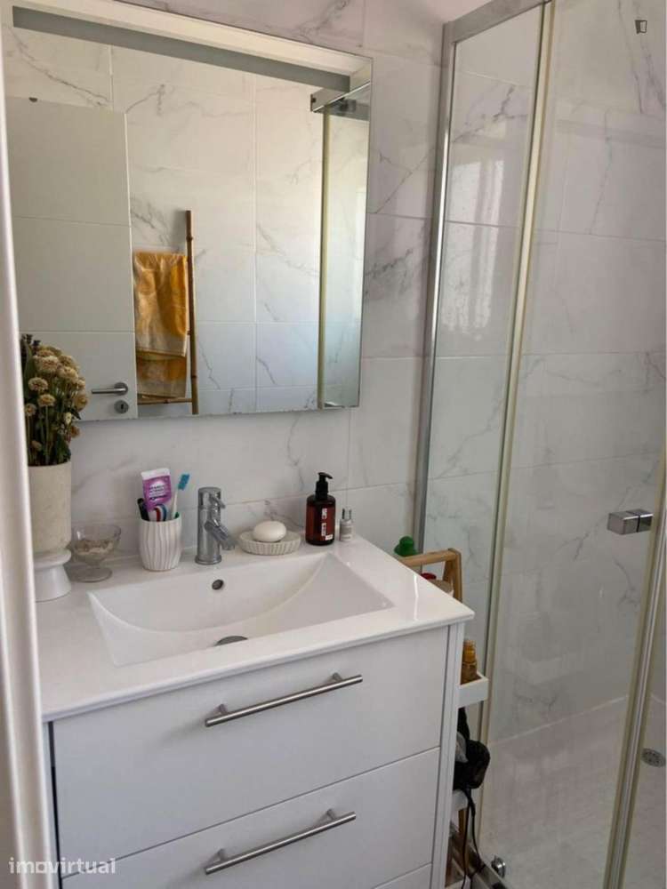Apartamento com 2 quartos - localizado em Linda-a-Velha Lisbon - Grande imagem: 4/11
