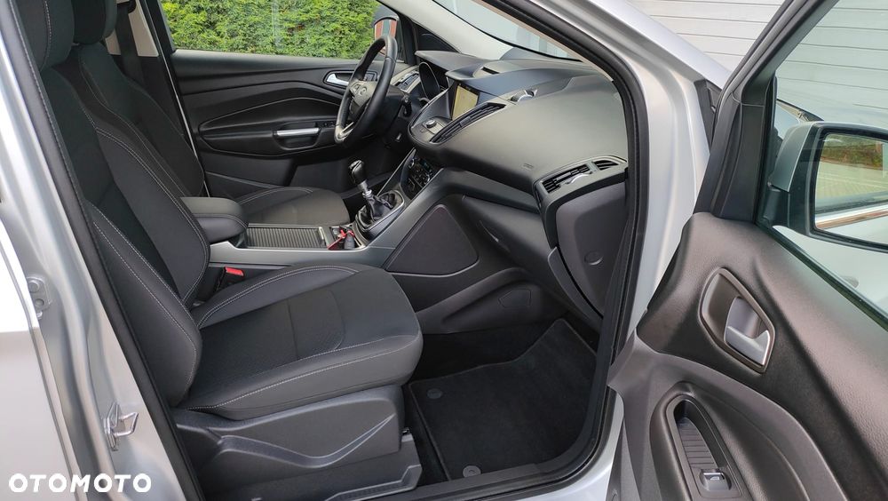 Ford Kuga - 4