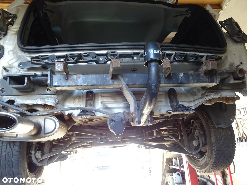 OPEL ASTRA J KOMBI HAK HOLOWNICZY BELKA GNIAZDO WIĄZKA MODUŁ TABLICZKA GM WESTFALIA - 13