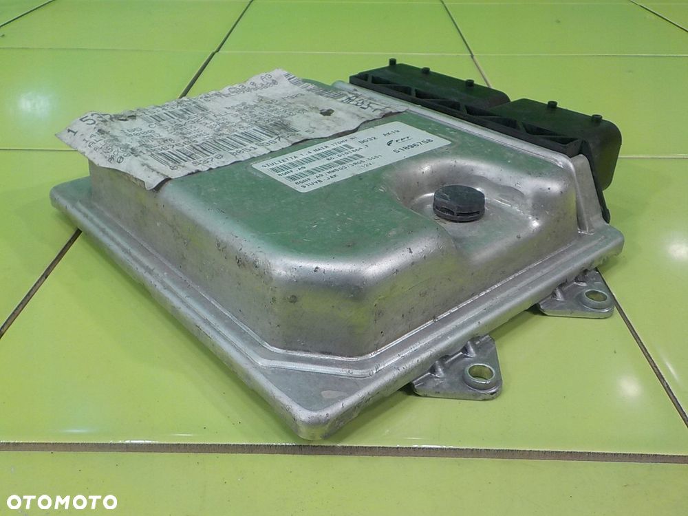 ALFA ROMEO GIULIETTA 1.4 TB 10r HB 5D sterownik komputer silnika 51896758 - 5