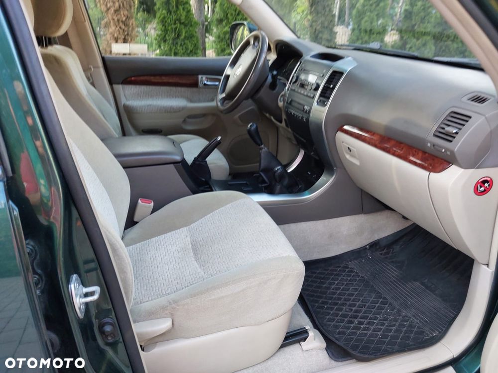 Toyota Land Cruiser - 28