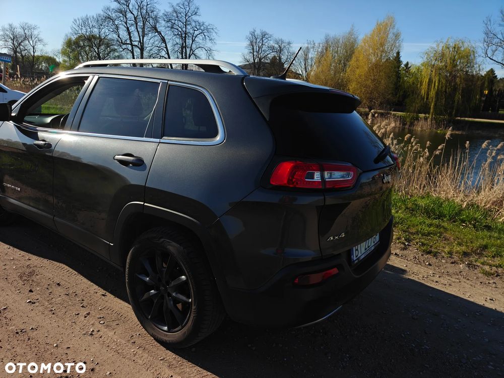 Jeep Cherokee - 8