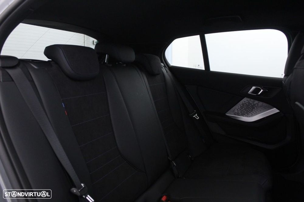 BMW 118 d Pack Desportivo M - 16