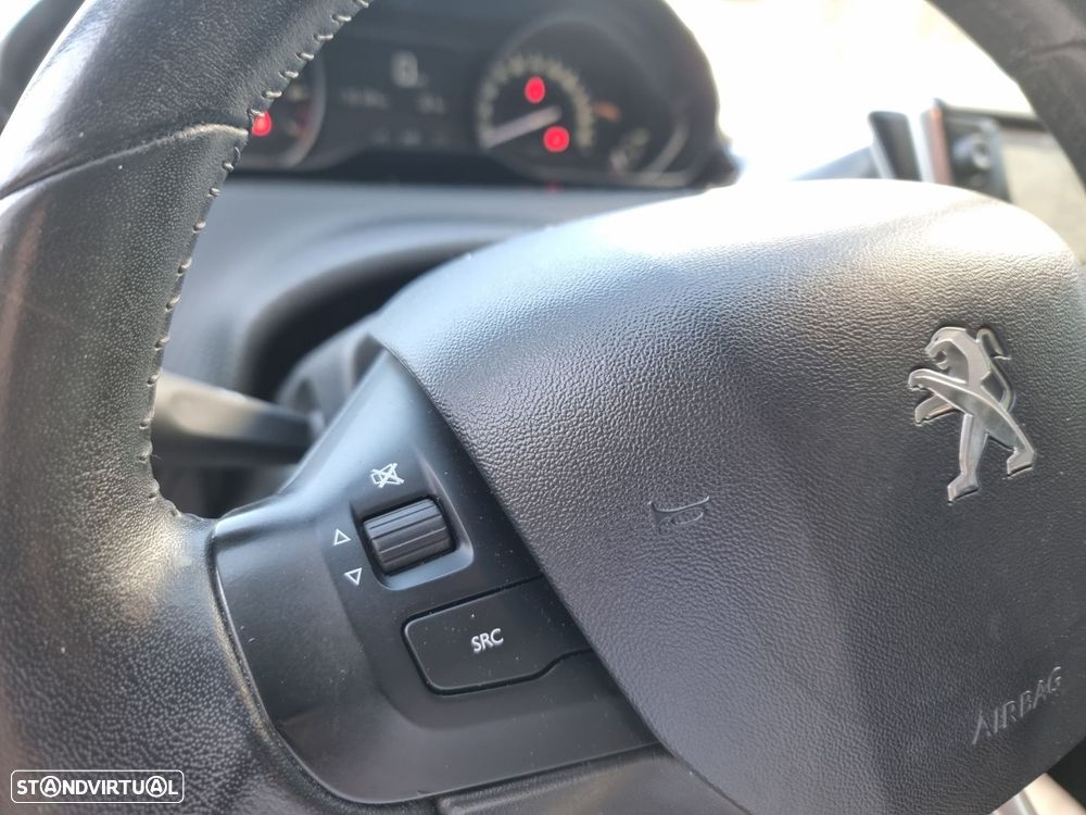 Peugeot 208 1.2 PureTech Active - 15
