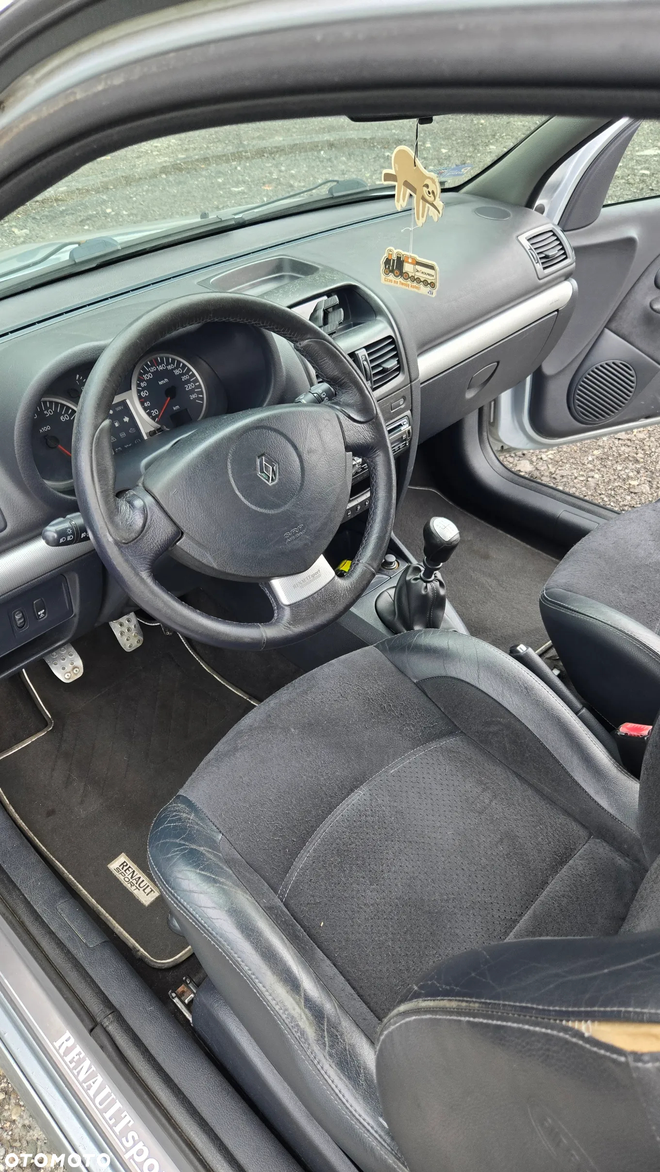Renault Clio 2.0 16V Sport - 10