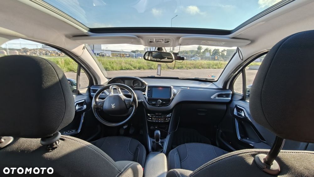 Peugeot 208 - 5