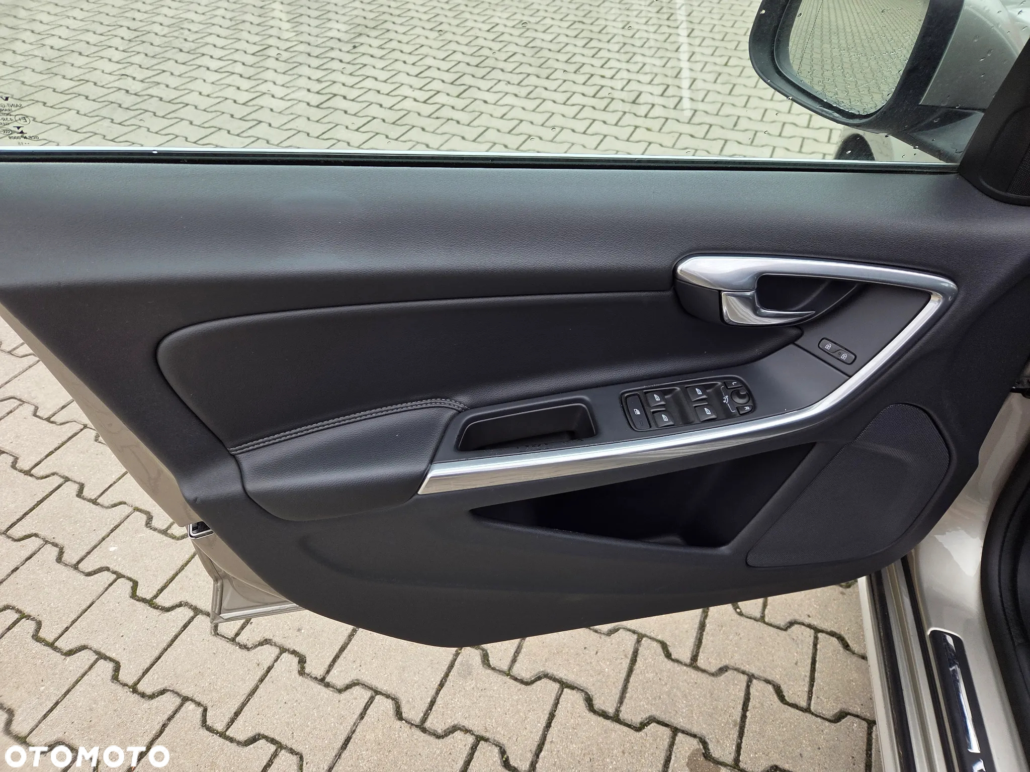 Volvo V60 D3 Momentum - 11