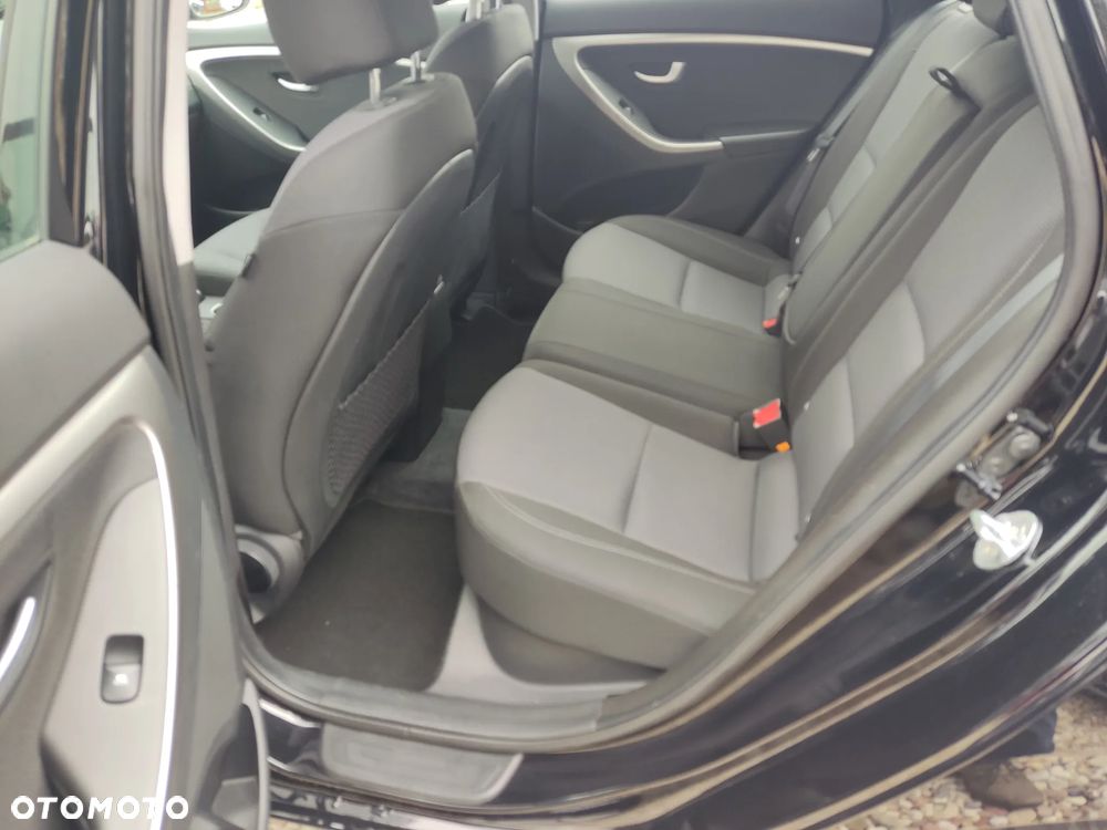 Hyundai i30 blue Kombi 1.6 GDi Passion - 19