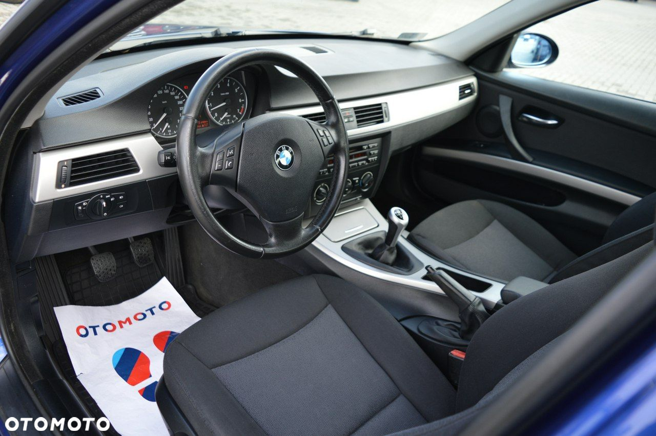 BMW Seria 3 318i - 17