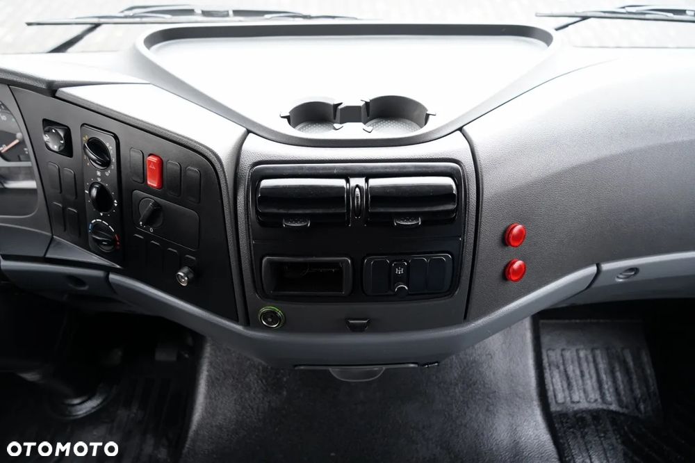 Mercedes-Benz ATEGO 1218 / 4x2 / WYWROTKA + HDS HIAB 0088 BS-3  / PILOT  /MANUAL - 31