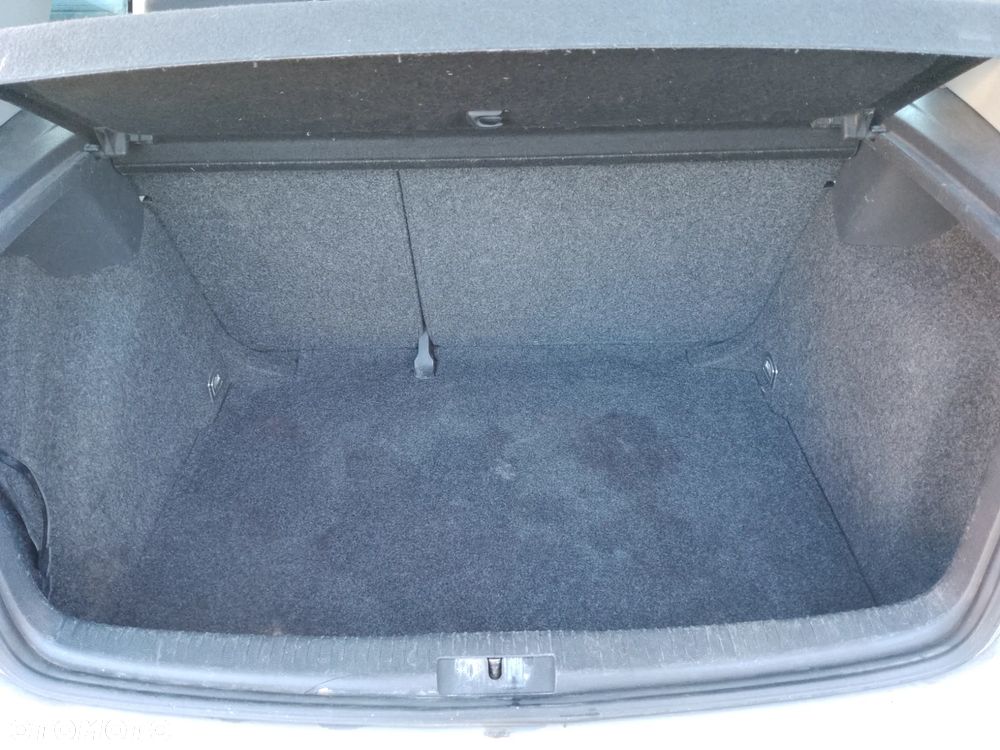 Volkswagen Golf - 13