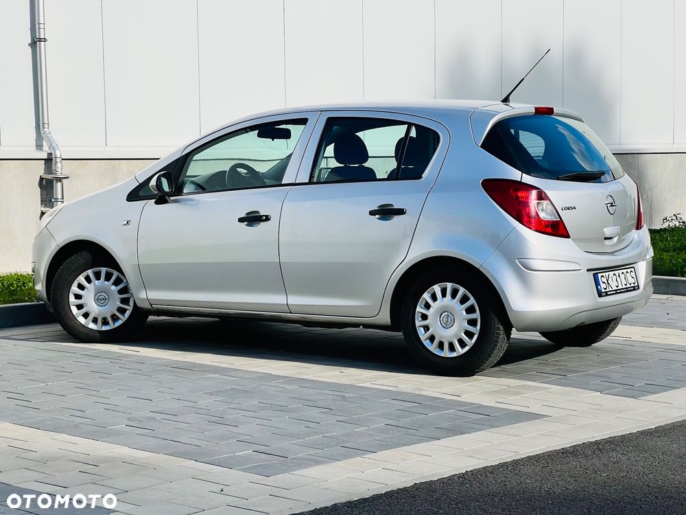 Opel Corsa 1.2 16V Essentia - 17