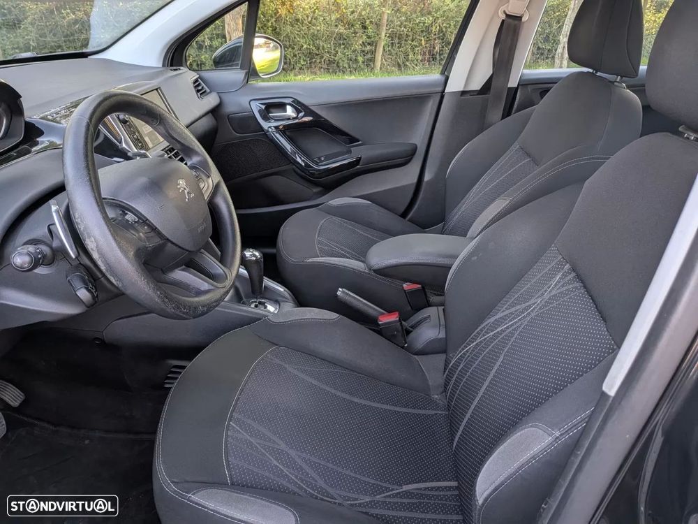Peugeot 208 - 9