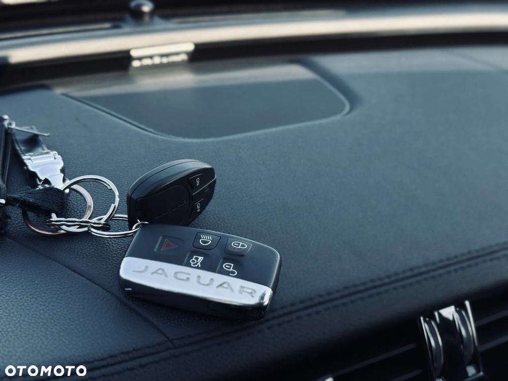 Jaguar XF 2.0 i4D Prestige - 37