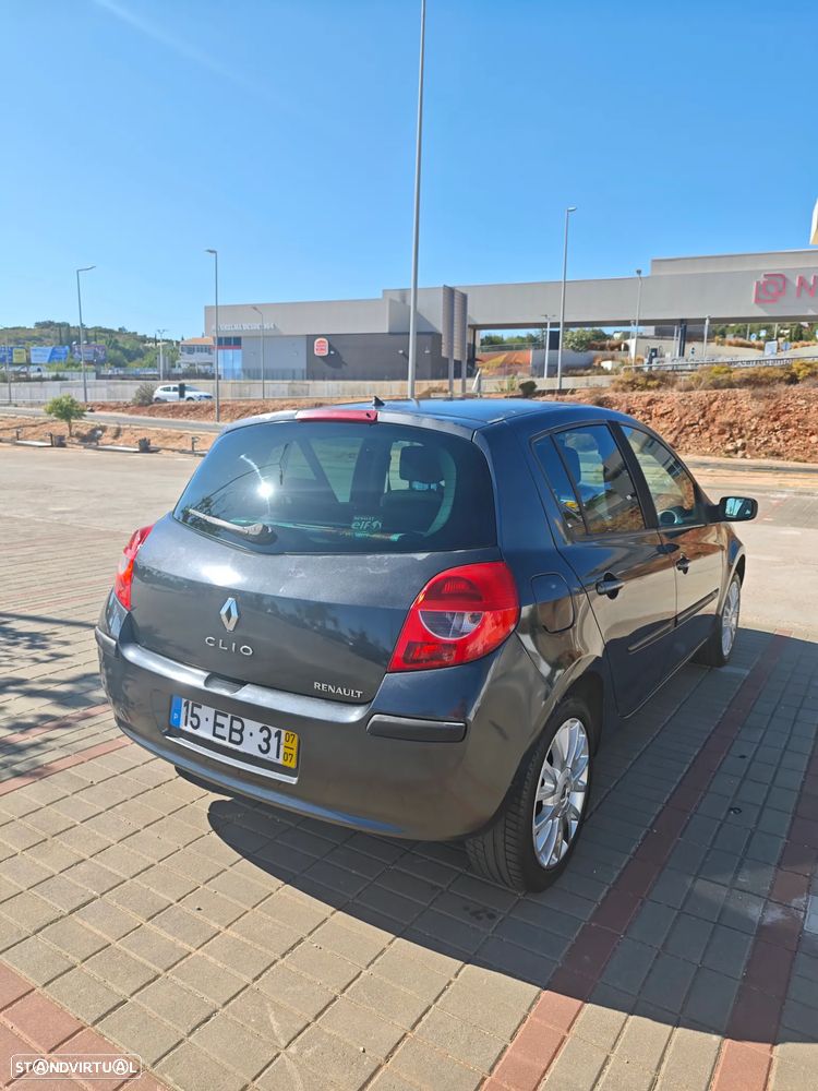 Renault Clio 1.2 16V Dynamique S - 4