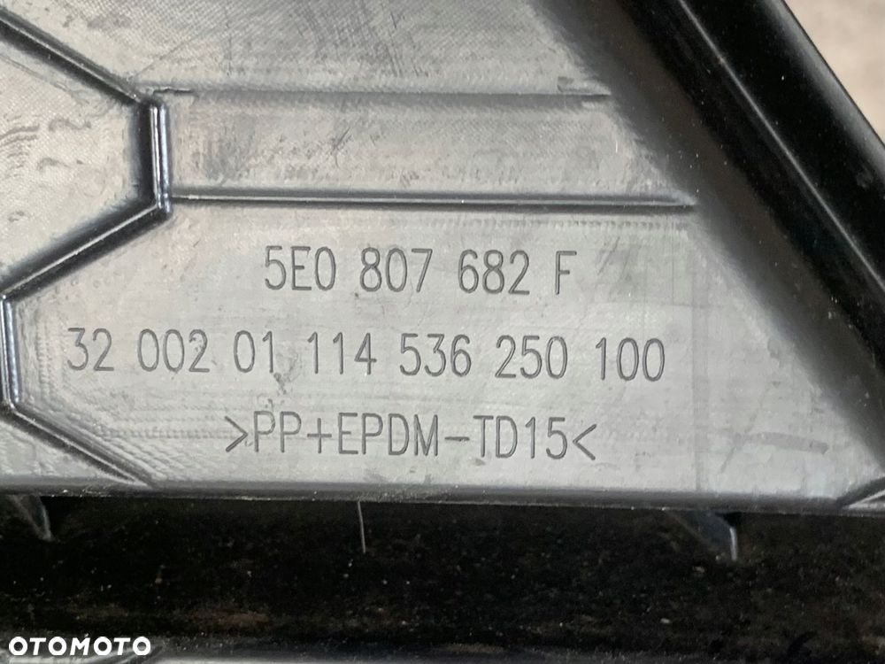 skoda octavia 2017 lift kratka zderzaka kratka na halogen prawa - 3