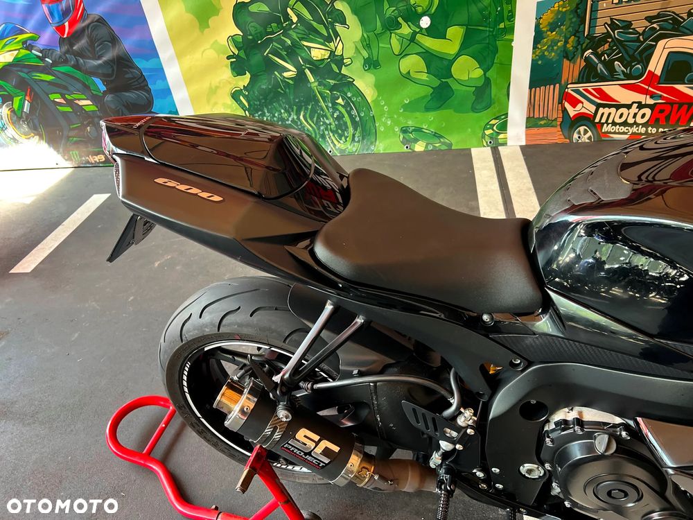 Suzuki GSX-R - 6