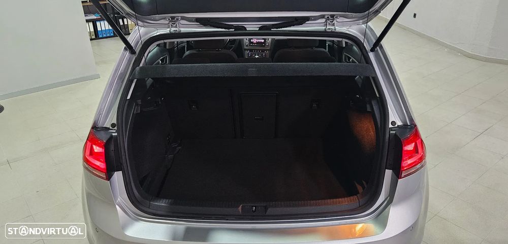 VW Golf 1.6 TDi BlueMotion Trendline - 9