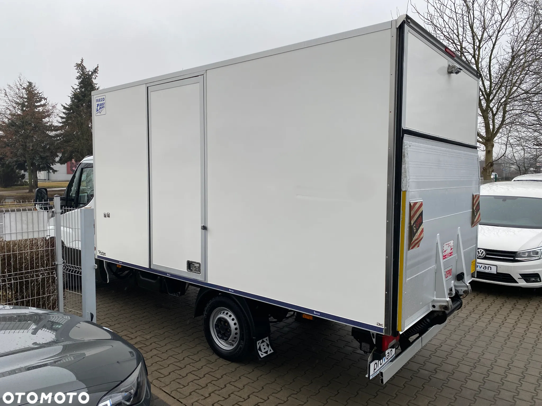 Iveco DAILY 35S16 HI-MATIC KONTENER 8 EUROPALET WINDA ZEPRO - 15