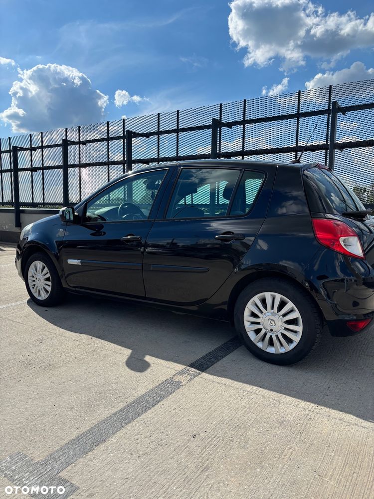 Renault Clio - 8