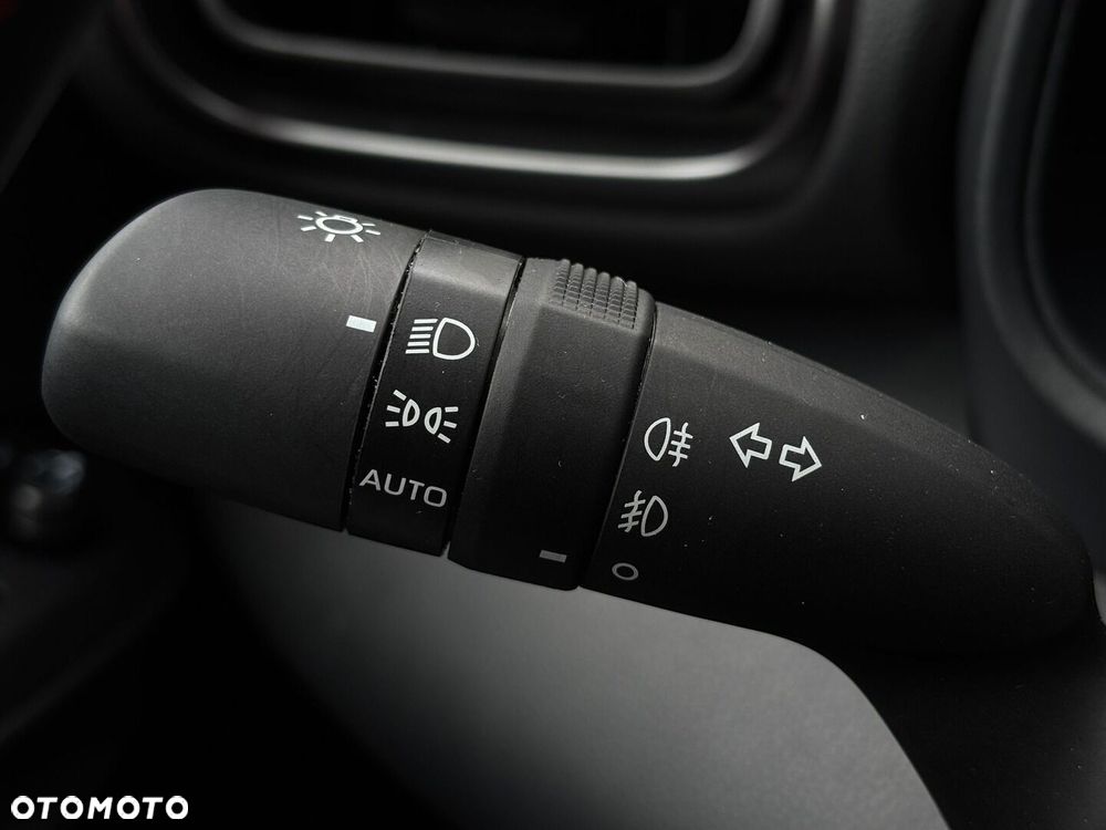 Toyota Yaris Hybrid 1.5 GR Sport - 28