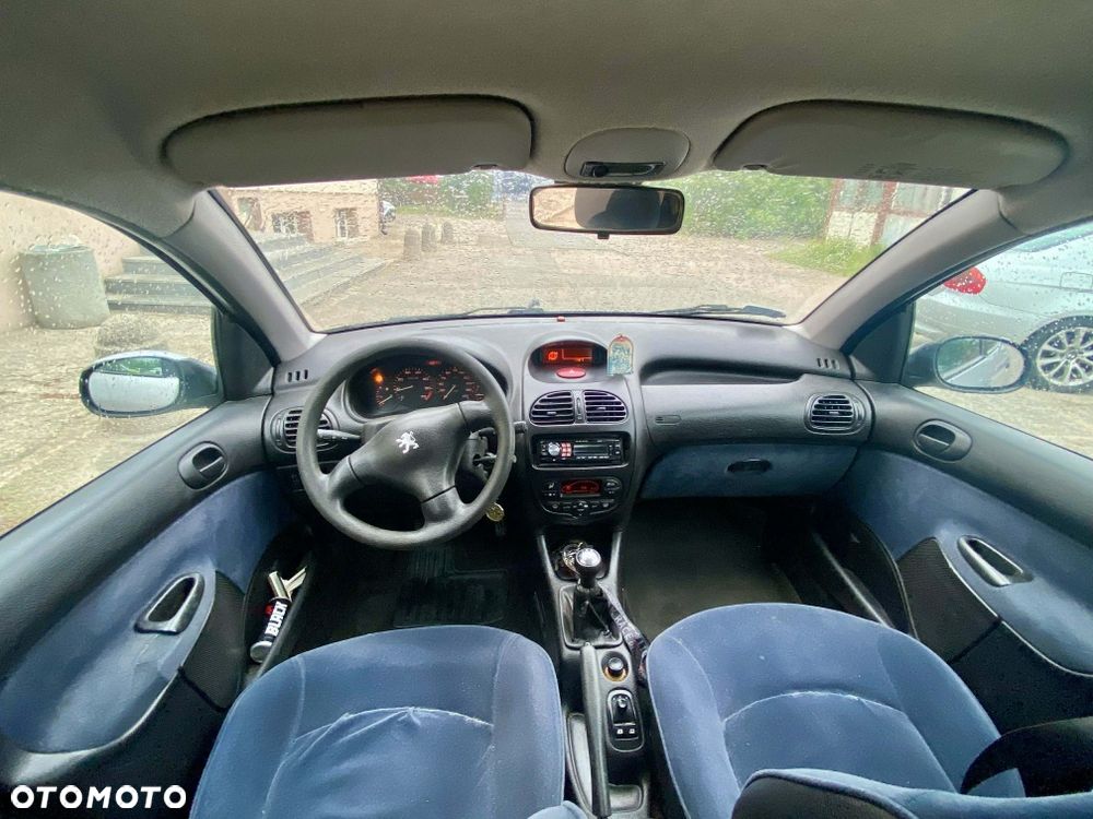 Peugeot 207 - 6