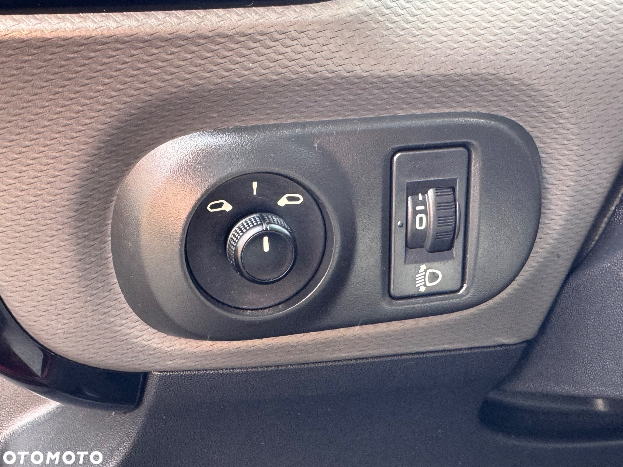 Citroën C4 Cactus 1.2 PureTech Rip Curl S&S - 21