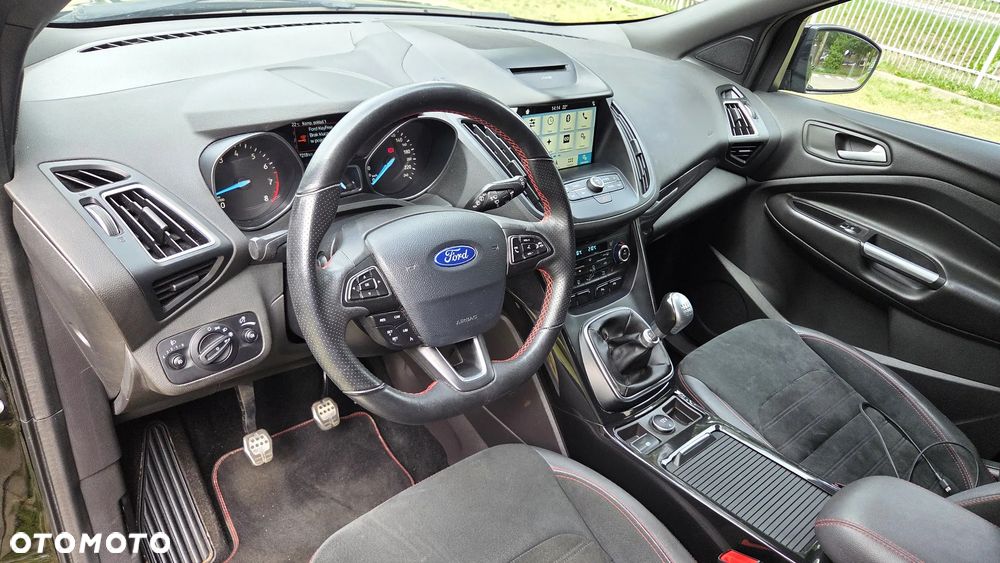 Ford Kuga 1.5 EcoBoost 2x4 ST-Line - 14