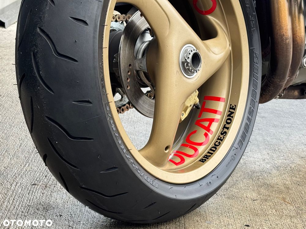 Ducati 748 - 15
