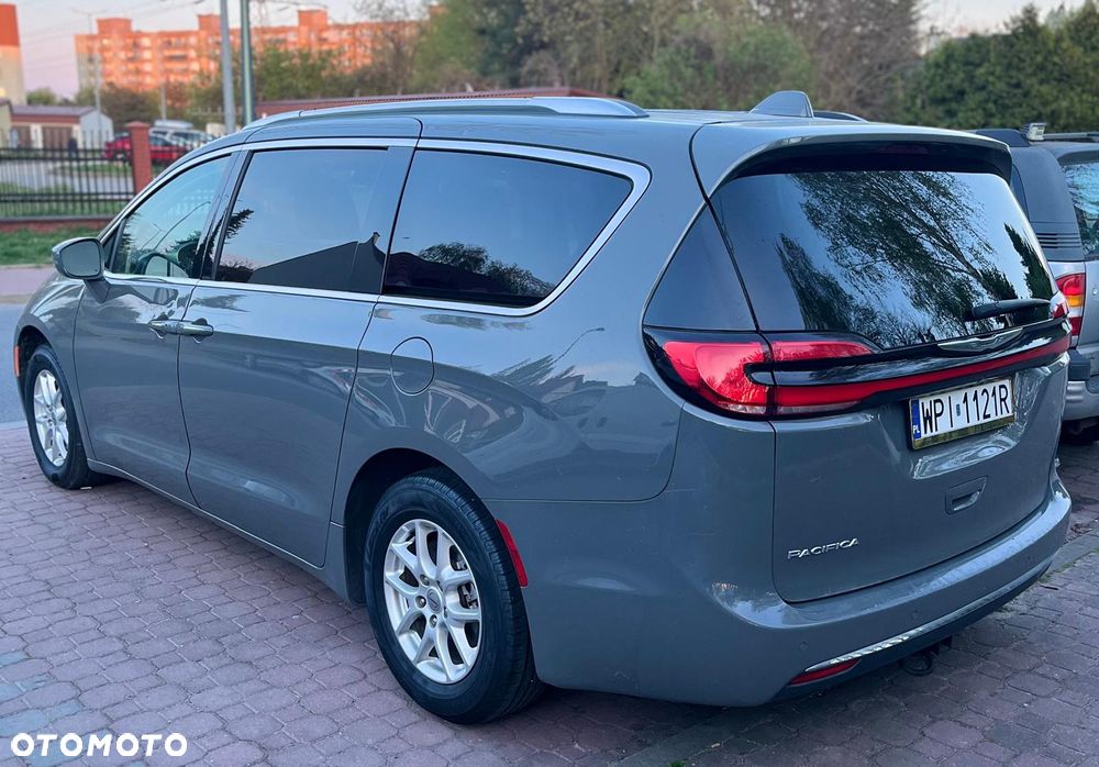 Chrysler Pacifica - 3