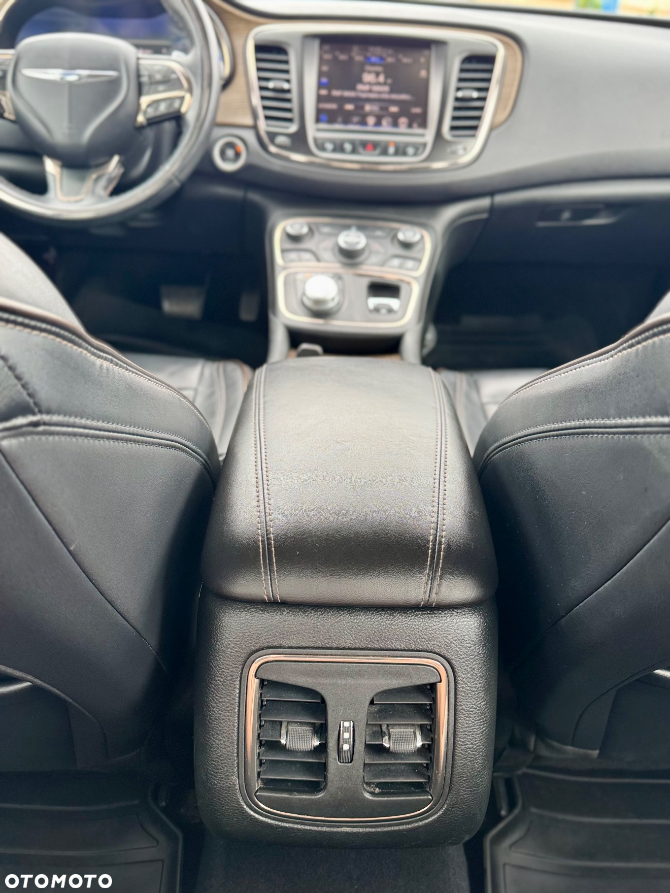 Chrysler 200 - 16