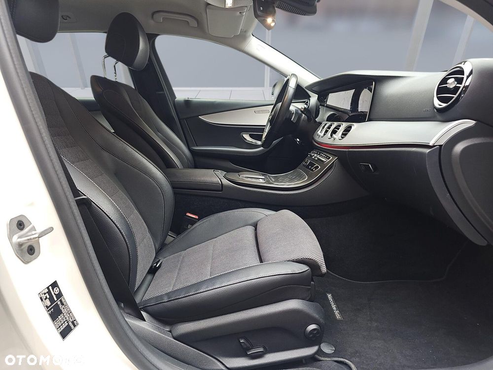 Mercedes-Benz Klasa E - 11