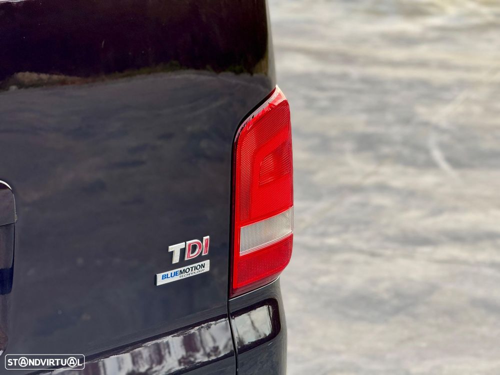 VW Multivan 2.0 TDi 180 Highline BlueMotion - 26